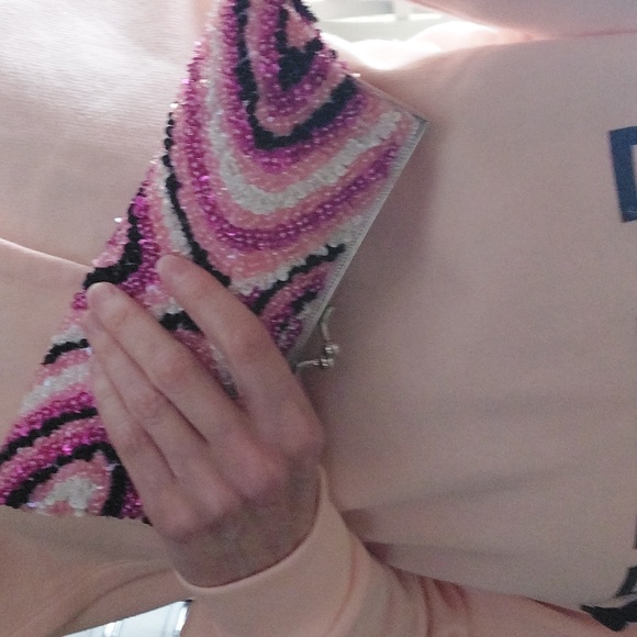 La Regale Sequined bag with long silvertone chain, EUC - Picture 16 of 16